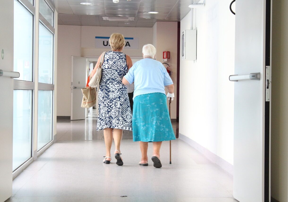senior-citizens-1461424_1280 senior-citizens-1461424_1280